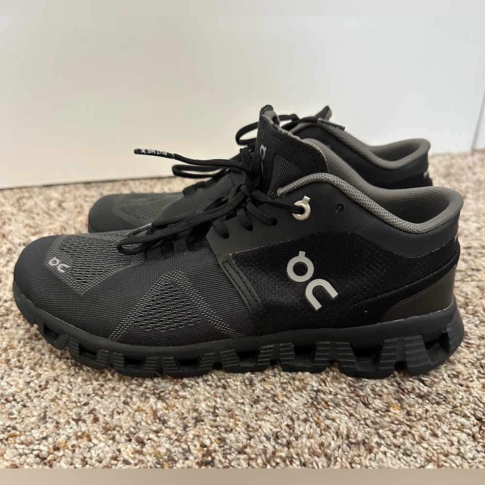 Mens Onclouds size 7
